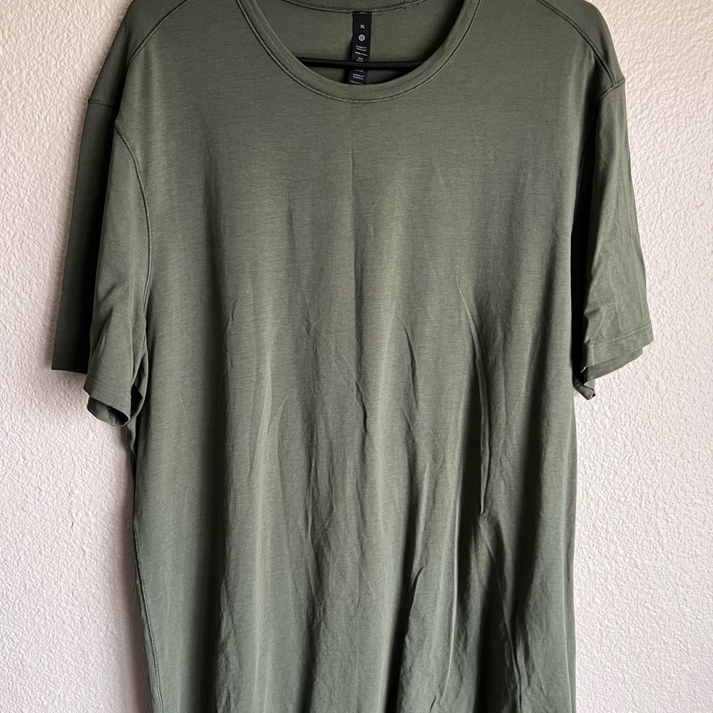 Men's Lululemon XL T-Shirt